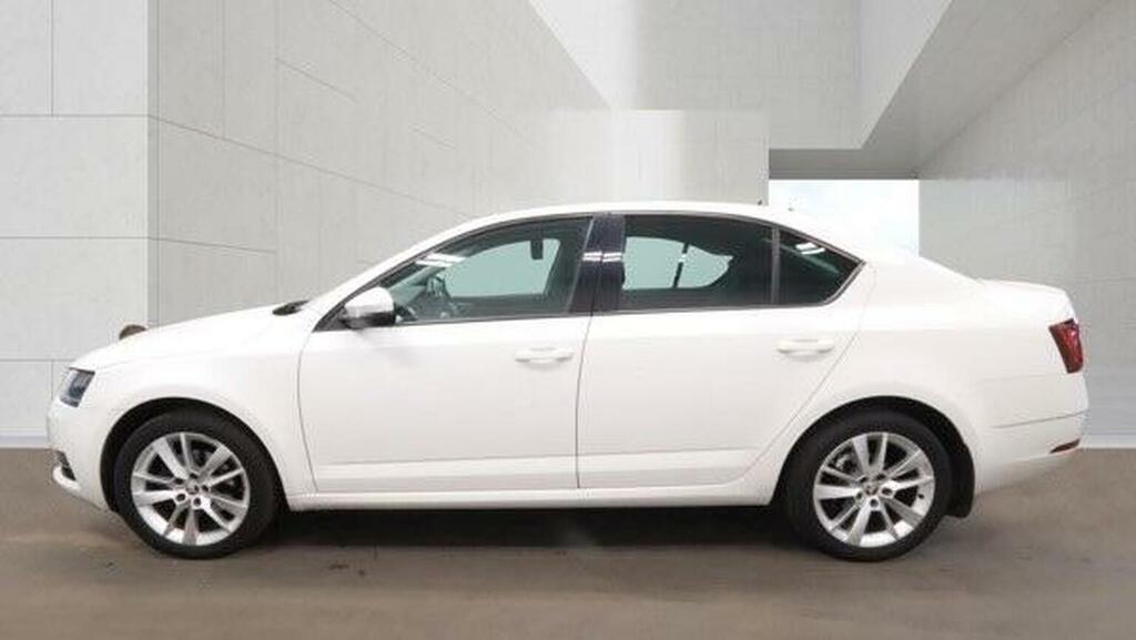 Skoda Octavia 1.5 Tsi Act Se L Euro 6 Ss White #6
