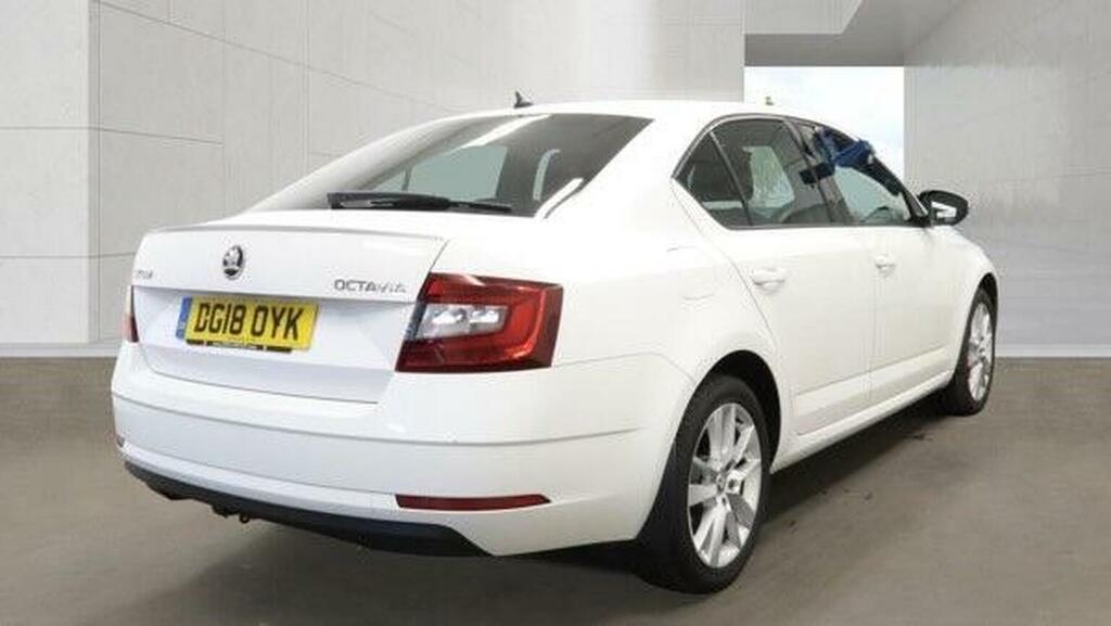 Skoda Octavia 1.5 Tsi Act Se L Euro 6 Ss White #5