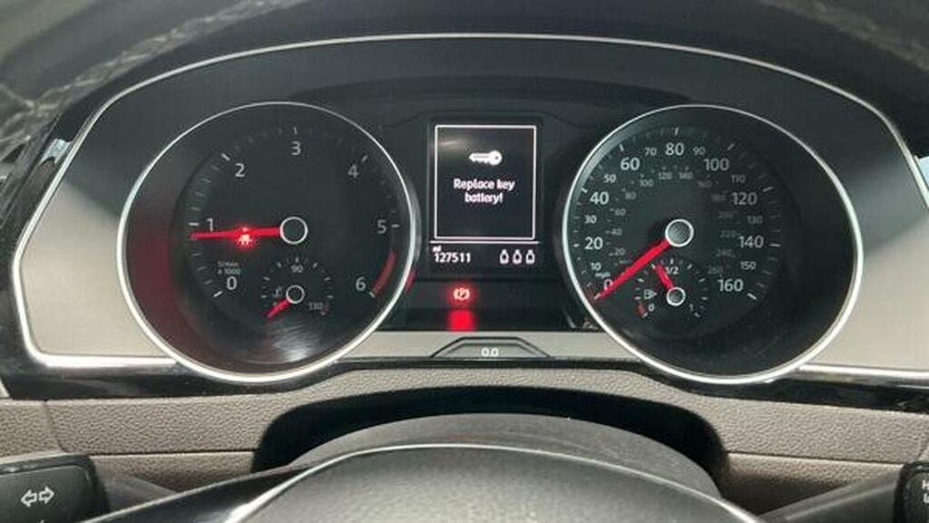 Volkswagen Passat Estate Se Business Tdi Bluemotion Estate F.s.h Sat Silver #10