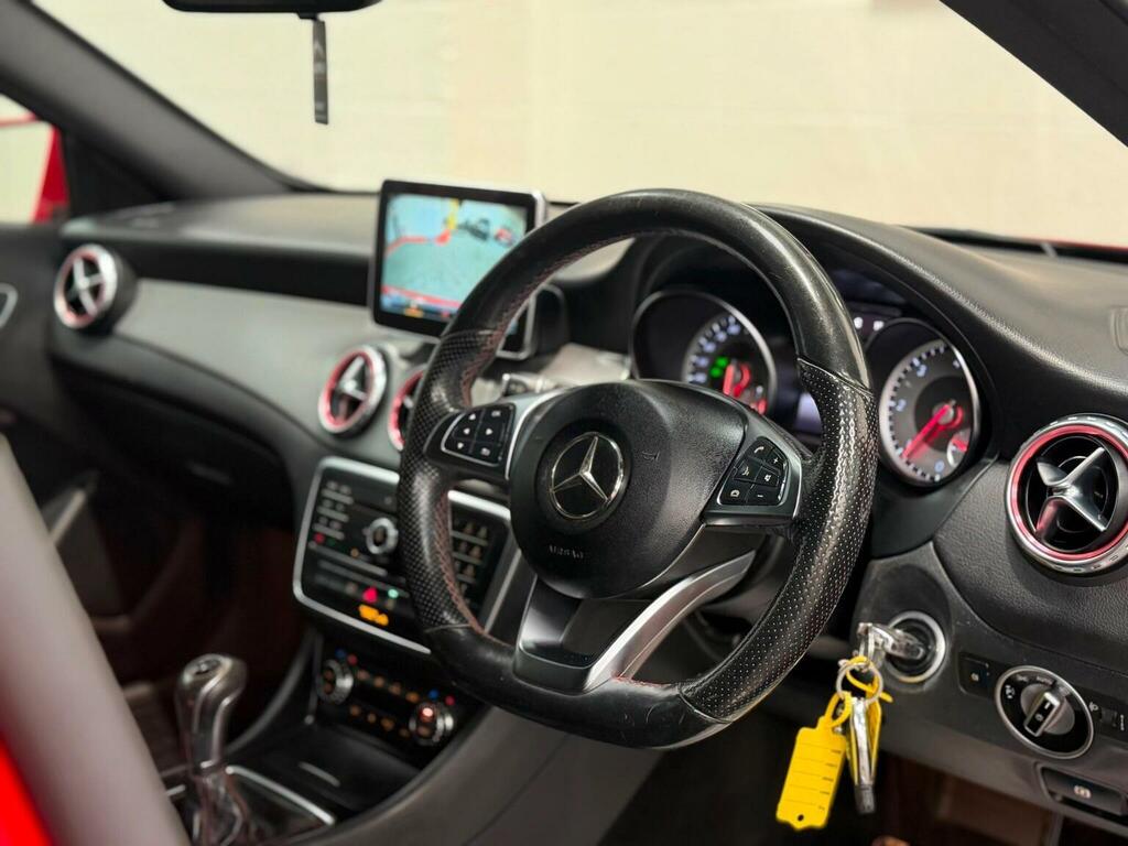 Mercedes-Benz GLA Class Gla 200 D Amg White #11