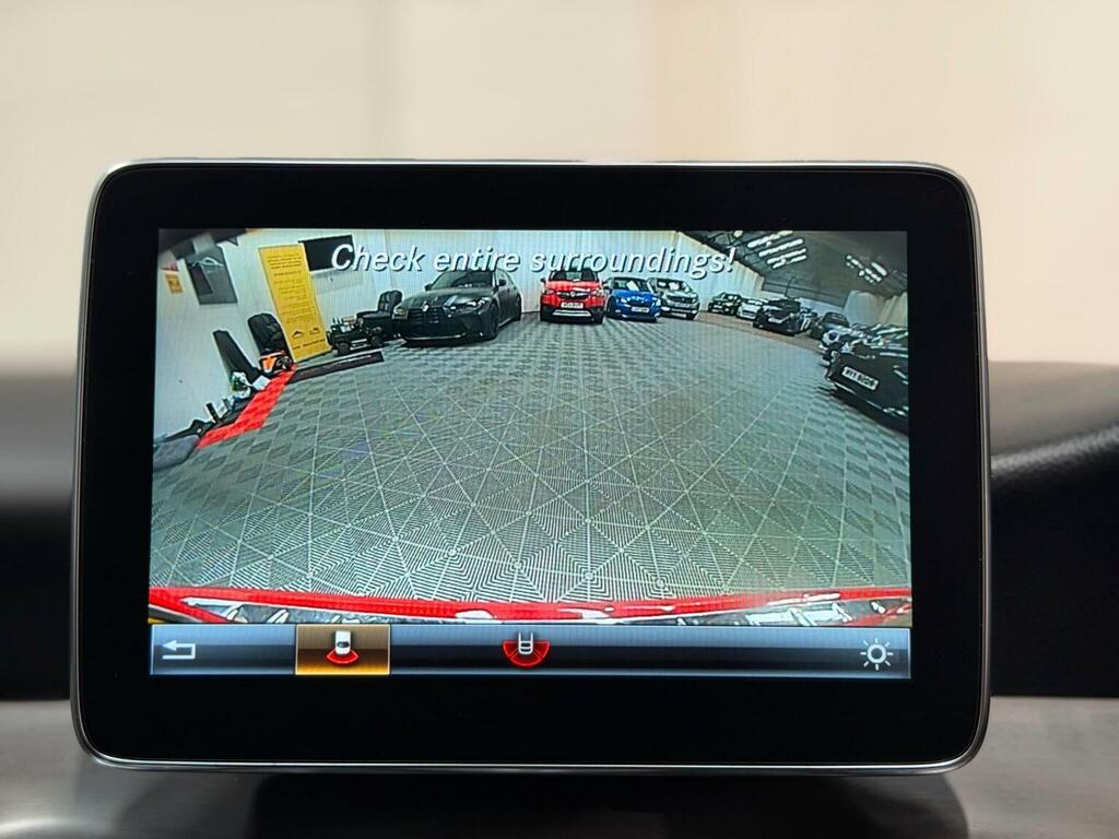 Mercedes-Benz GLA Class Gla 200 D Amg White #25