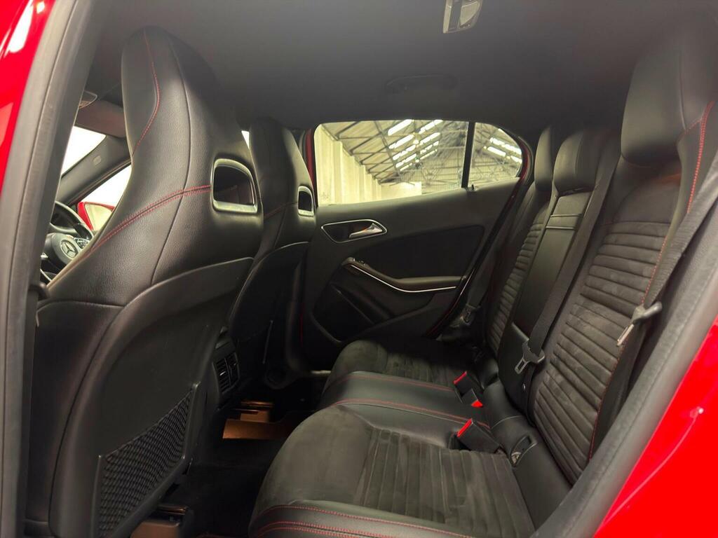 Mercedes-Benz GLA Class Gla 200 D Amg White #19