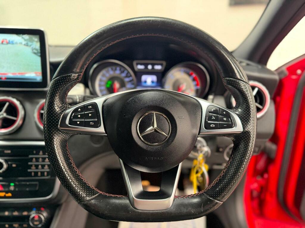 Mercedes-Benz GLA Class Gla 200 D Amg White #28