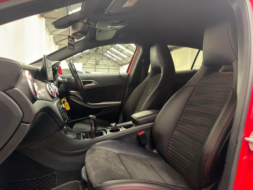 Mercedes-Benz GLA Class Gla 200 D Amg White #29
