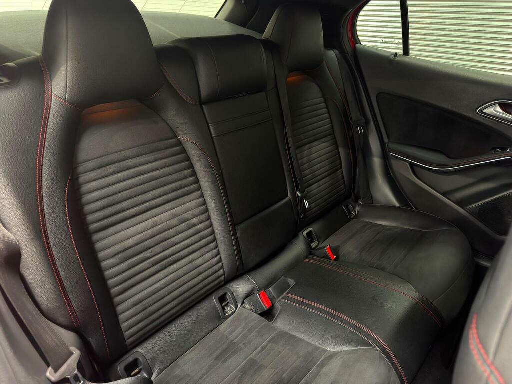 Mercedes-Benz GLA Class Gla 200 D Amg White #16