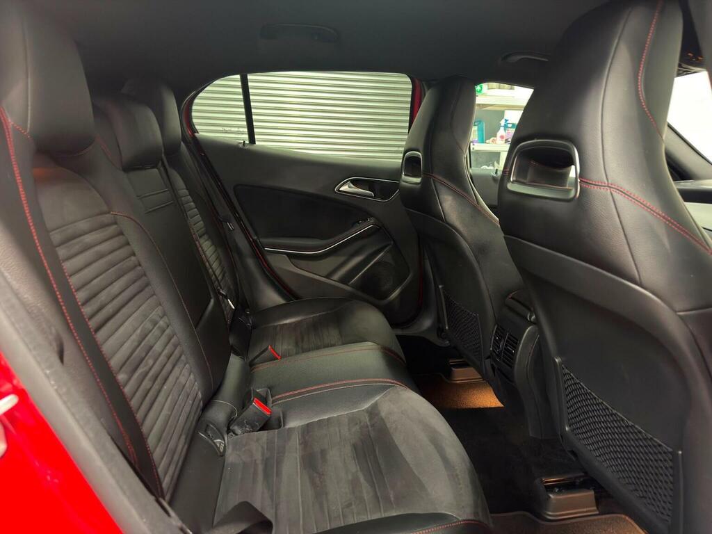 Mercedes-Benz GLA Class Gla 200 D Amg White #17