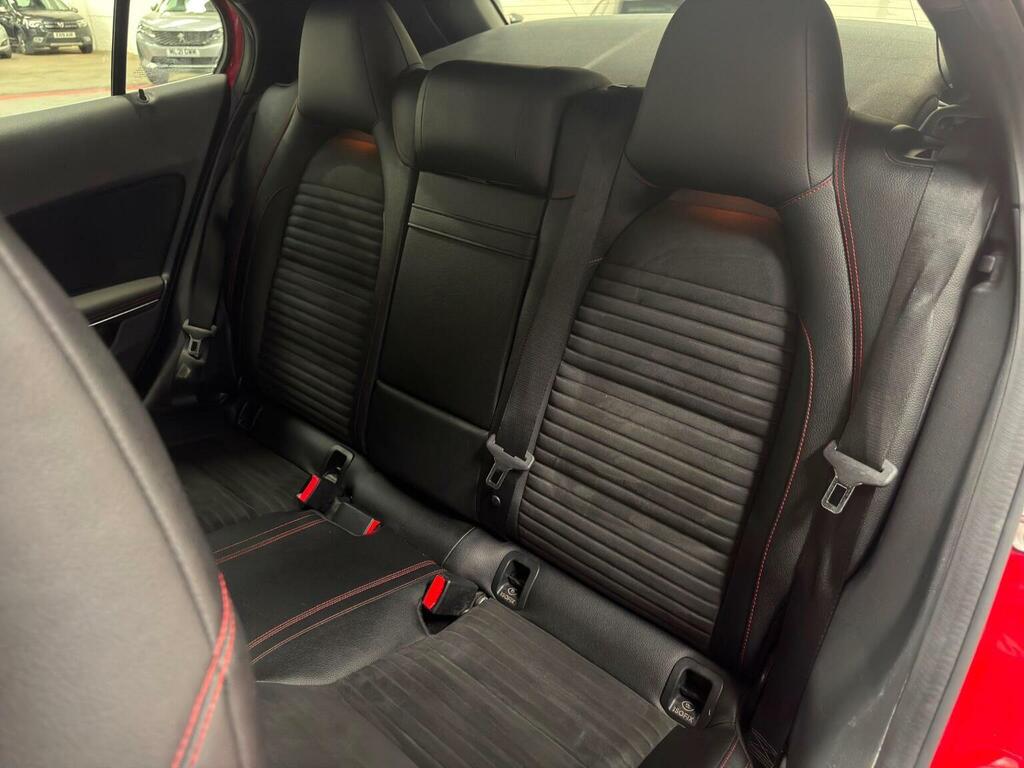 Mercedes-Benz GLA Class Gla 200 D Amg White #18