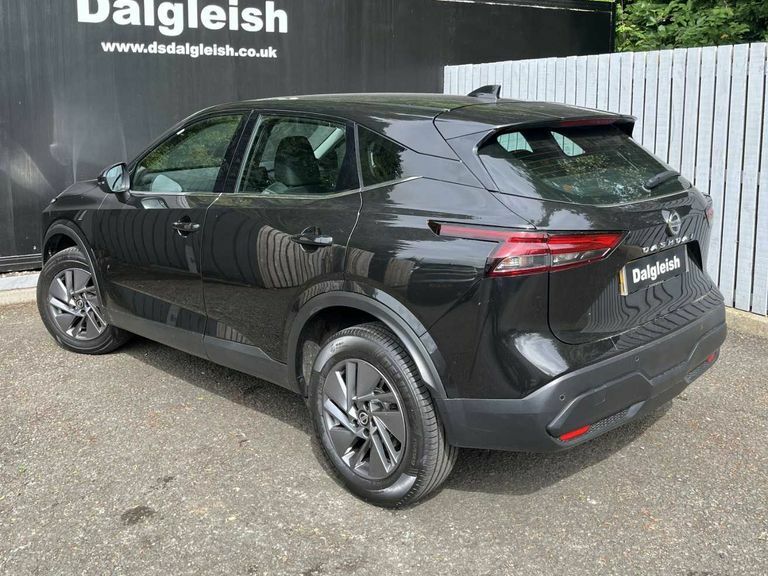 Nissan Qashqai 1.3 Dig-t Mhb 140 Acenta Premium SK71EWE Black #3