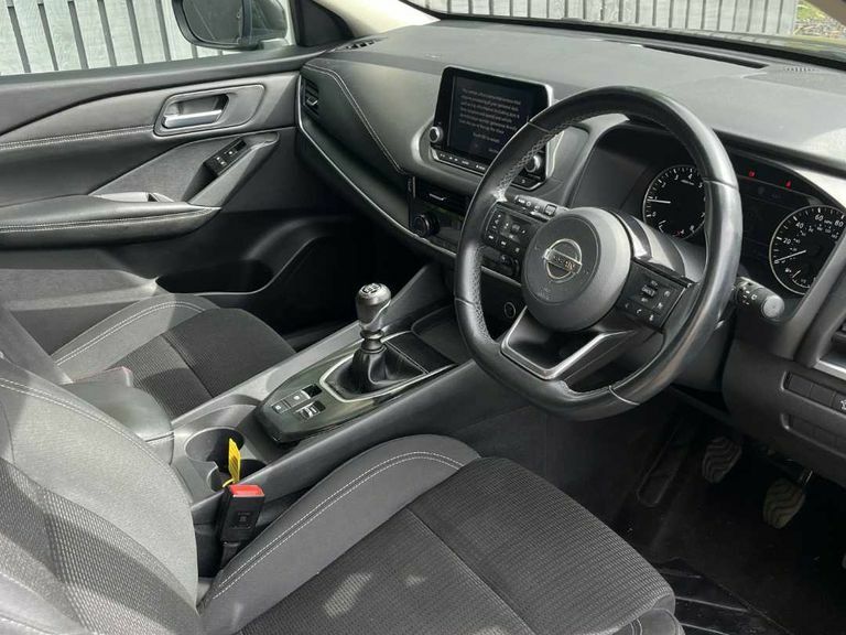 Nissan Qashqai 1.3 Dig-t Mhb 140 Acenta Premium SK71EWE Black #6