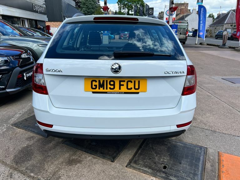 Skoda Octavia Se Technology Tdi GM19FCU White #5