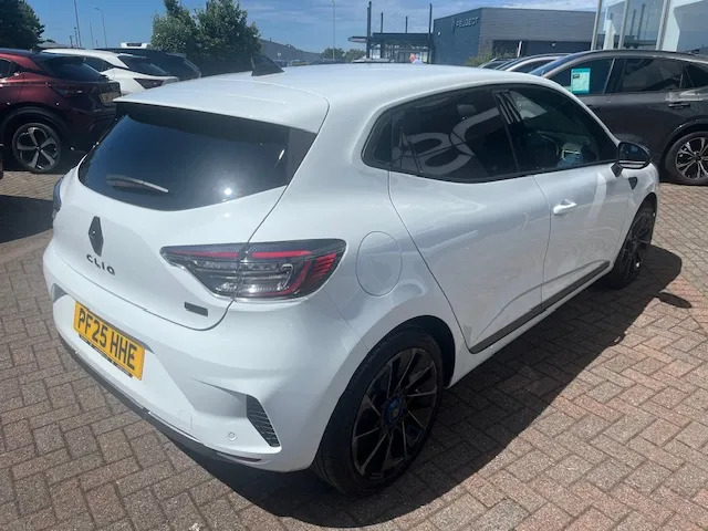 Renault Clio 1.6 E-tech Full Hybrid 145 Esprit Alpine PF25HHE White #5