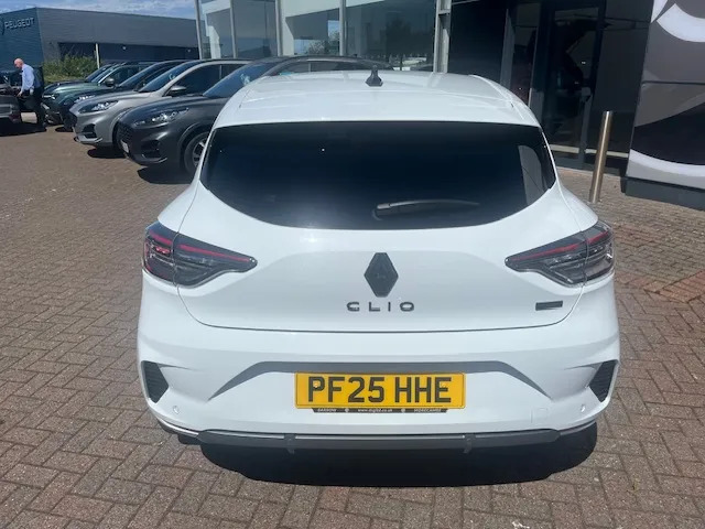 Renault Clio 1.6 E-tech Full Hybrid 145 Esprit Alpine PF25HHE White #4