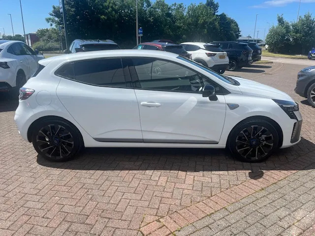 Renault Clio 1.6 E-tech Full Hybrid 145 Esprit Alpine PF25HHE White #6