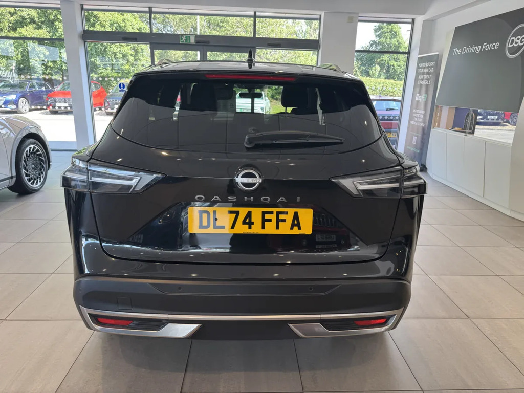 Nissan Qashqai 1.3 Dig-t Mh N-connecta Glass Roof DL74FFA Black #6