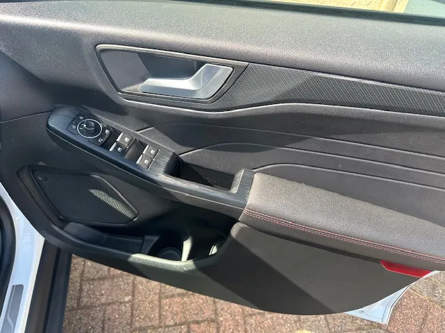 Ford Kuga 1.5 Ecoboost 150 St-line X Edition White #3