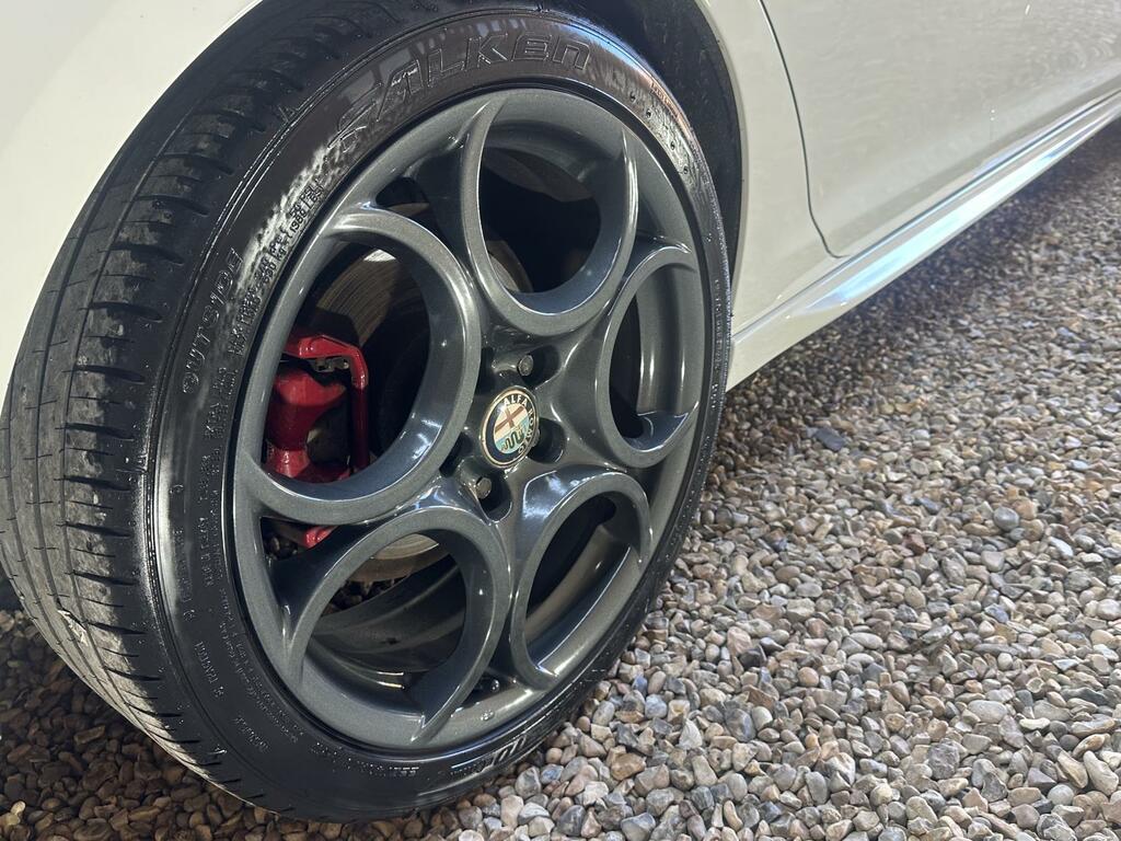 Alfa Romeo Giulietta Hatchback Black #9