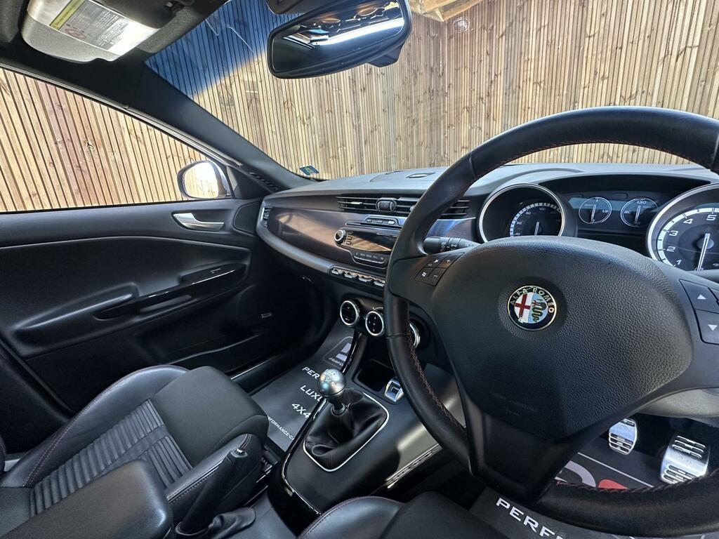 Alfa Romeo Giulietta Hatchback Black #26