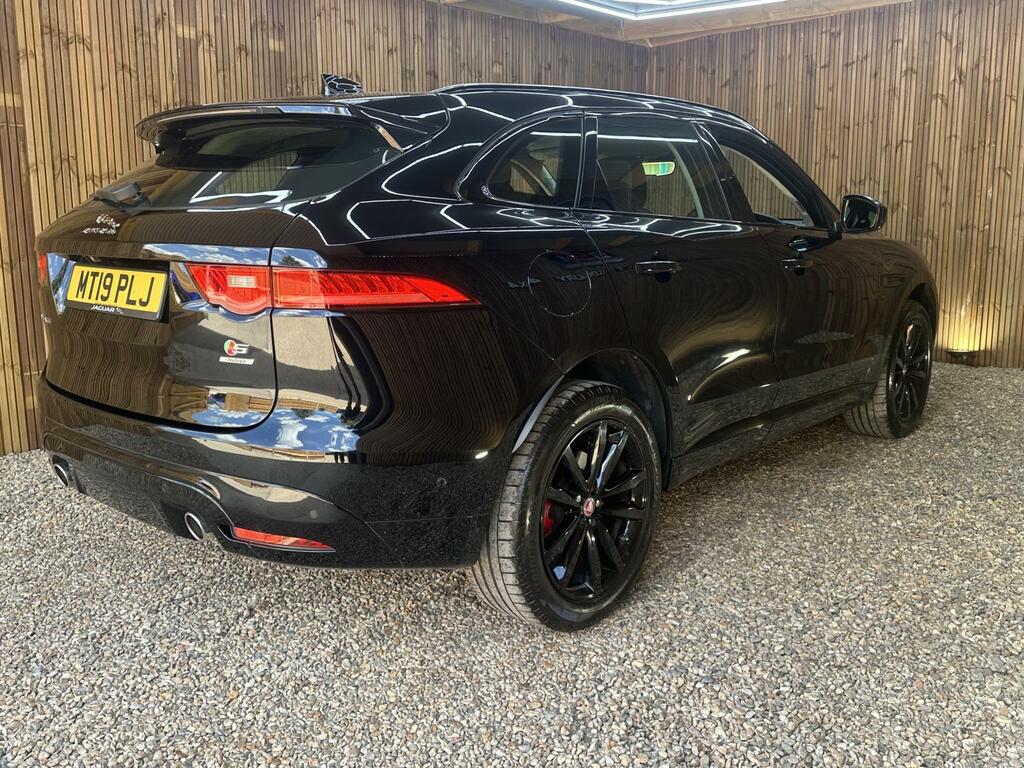 Jaguar F-Pace 3.0 D300 V6 S Awd Euro 6 Ss MT19PLJ Black #4