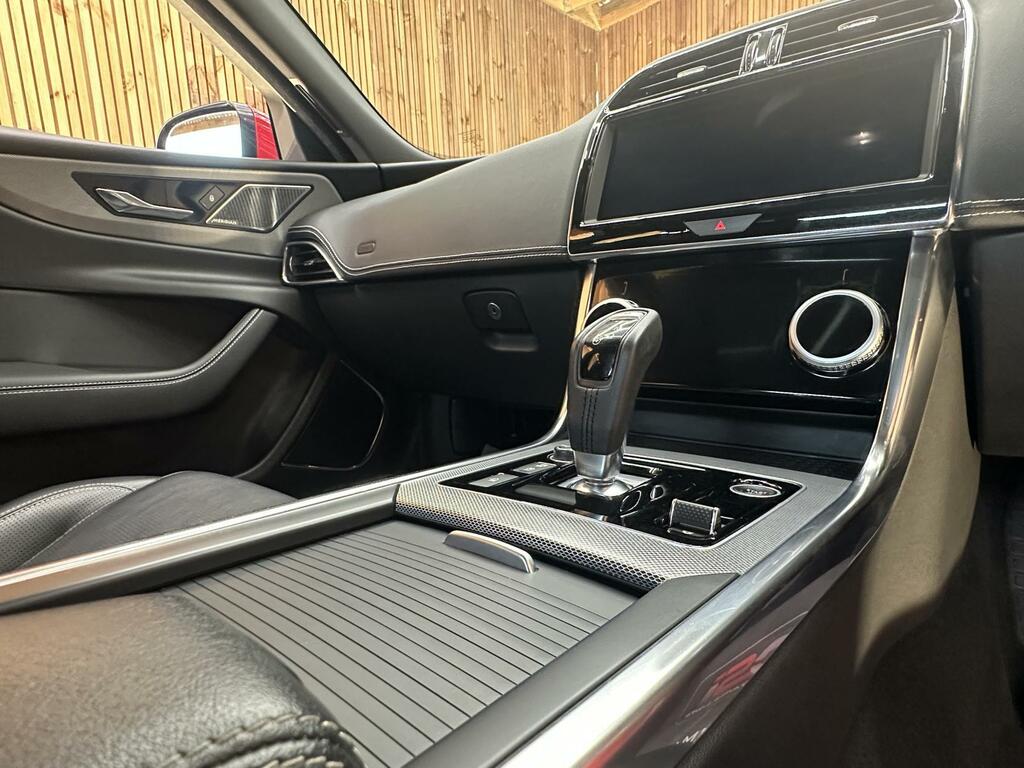 Jaguar XE R-dynamic S Grey #26