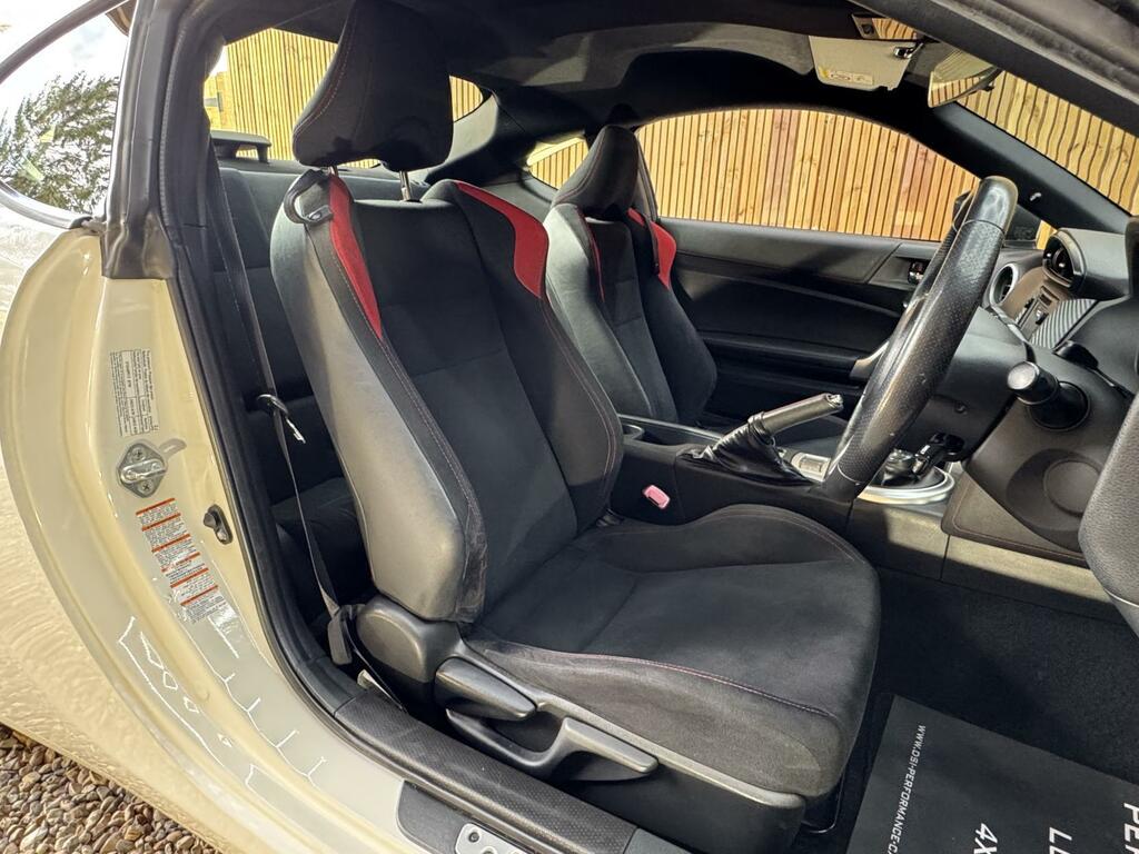 Toyota GT86 White #10