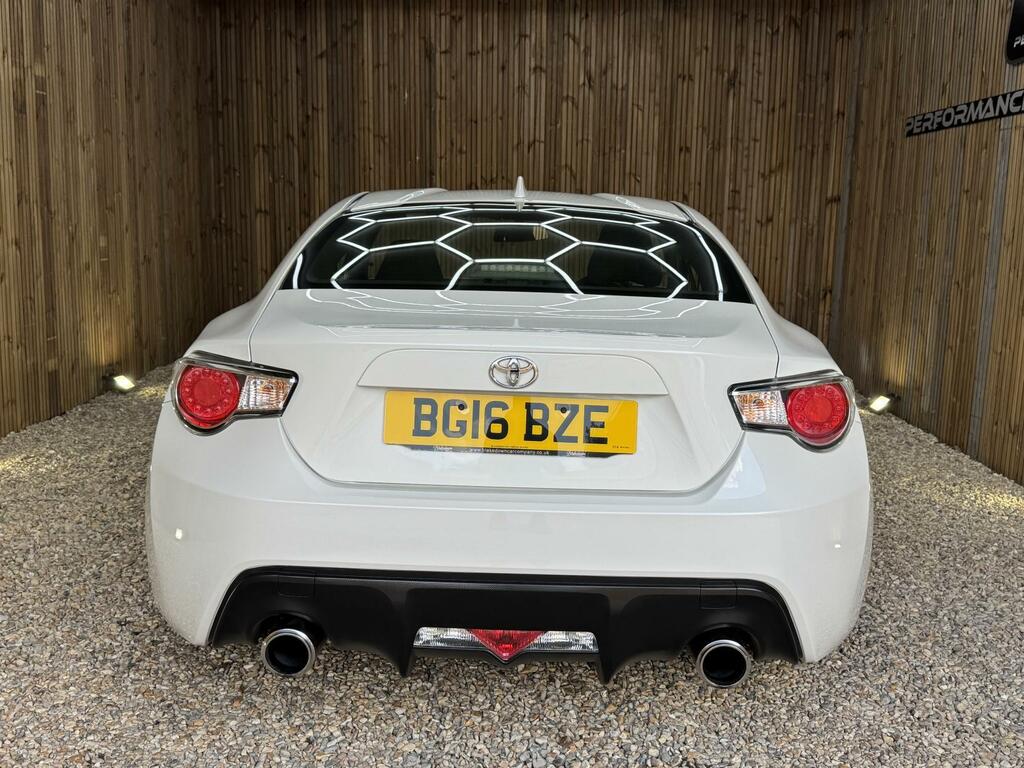 Toyota GT86 White #5