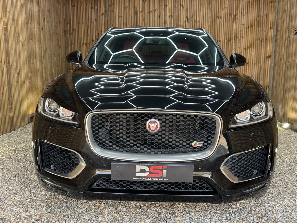 Jaguar F-Pace S Black #2