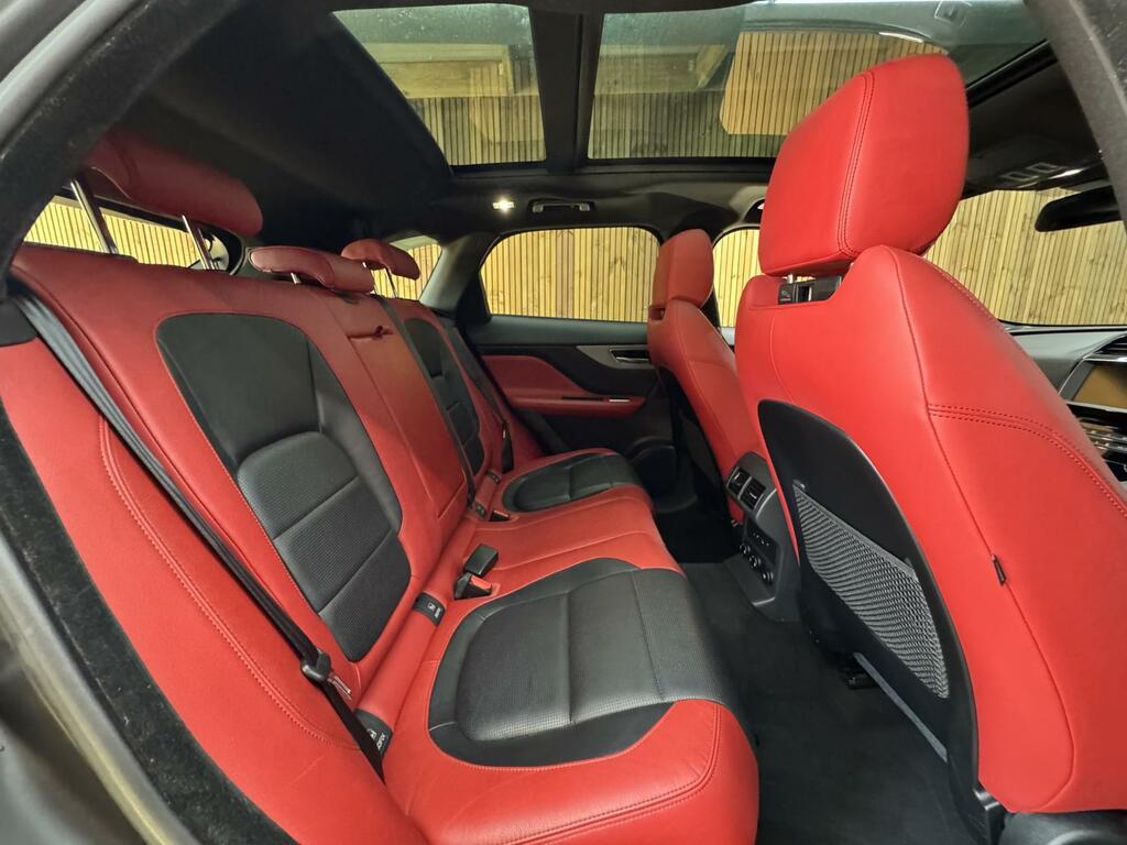 Jaguar F-Pace R-sport Red #19