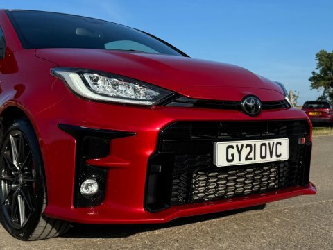 Toyota Yaris Excel White #7