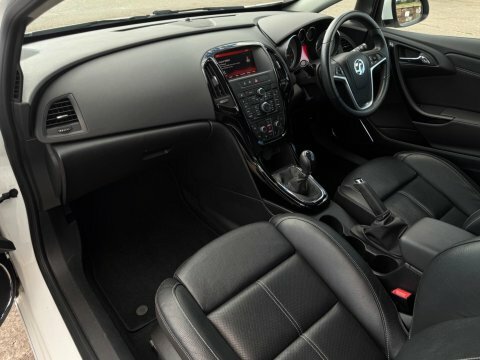 Vauxhall Astra GTC 1.4T 16V Limited Edition Navleather White #16