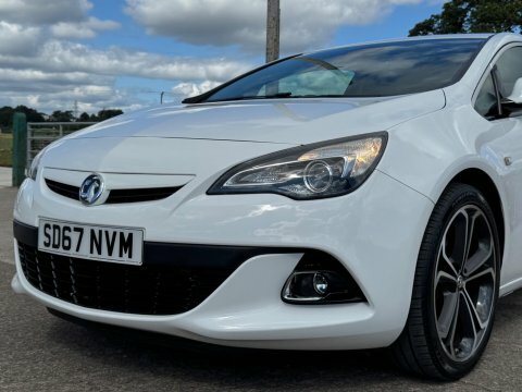 Vauxhall Astra GTC 1.4I Turbo Limited White #6
