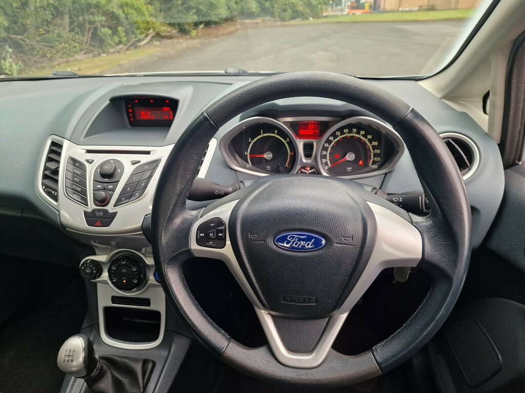 Ford Fiesta 1.4 Zetec Silver #2