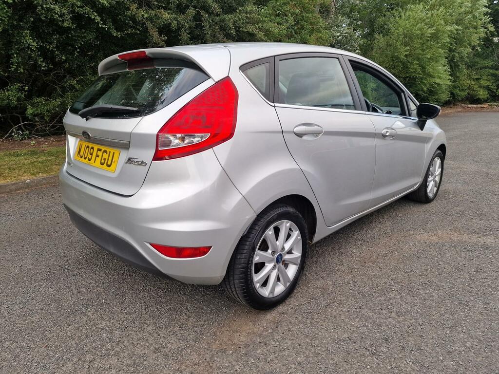 Ford Fiesta Hatchback 1.4 Zetec Blue Edition 200958 Black #18
