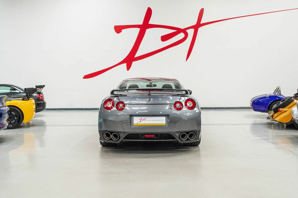 Nissan GT-R 2010 3.8 V6 Premium Edition Coupe Grey #4