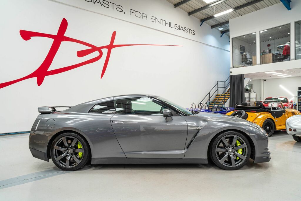Nissan GT-R 2010 3.8 V6 Premium Edition Coupe Grey #3