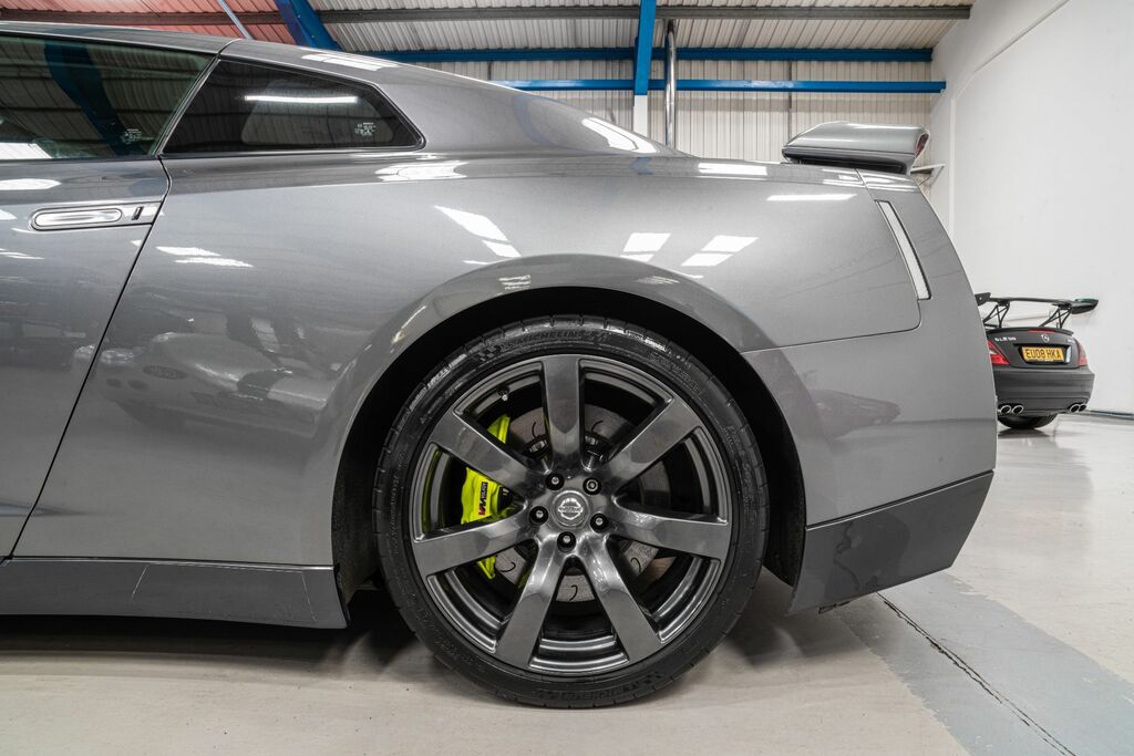 Nissan GT-R 2010 3.8 V6 Premium Edition Coupe Grey #2
