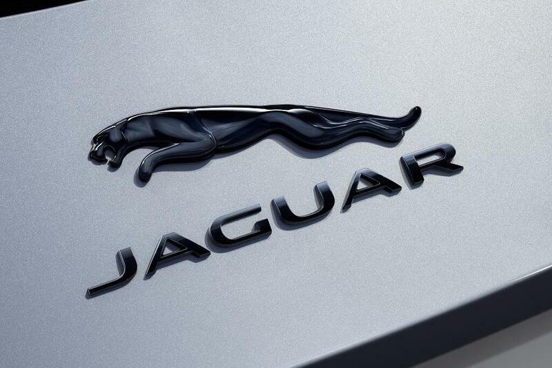 Jaguar F-Pace 2.0 D200 R-dynamic Se Black 90Th Anniversary Editi Black #3