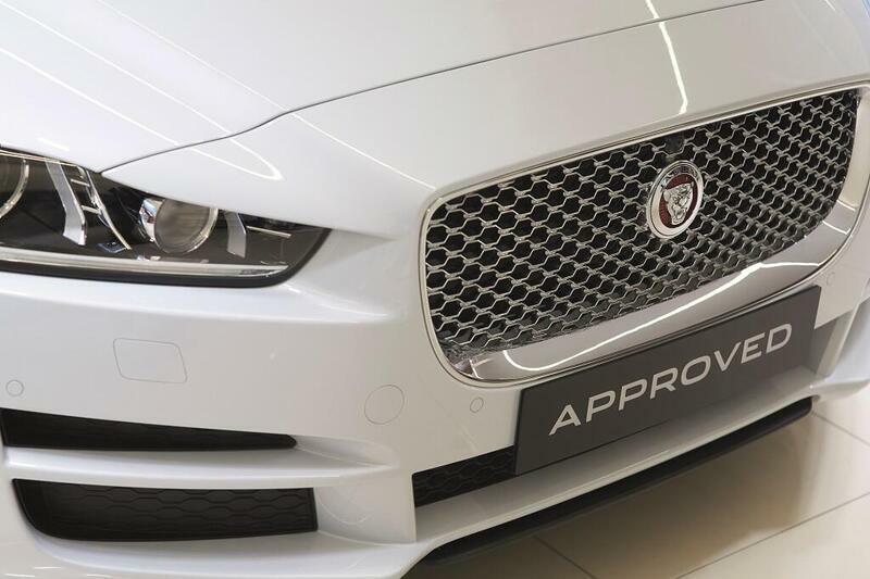 Jaguar F-Pace 2.0 D200 R-dynamic Se Black 90Th Anniversary Editi Black