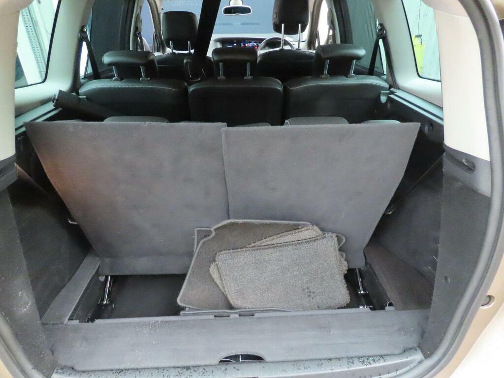 Renault Grand Scenic Dynamique S Dci Black #10