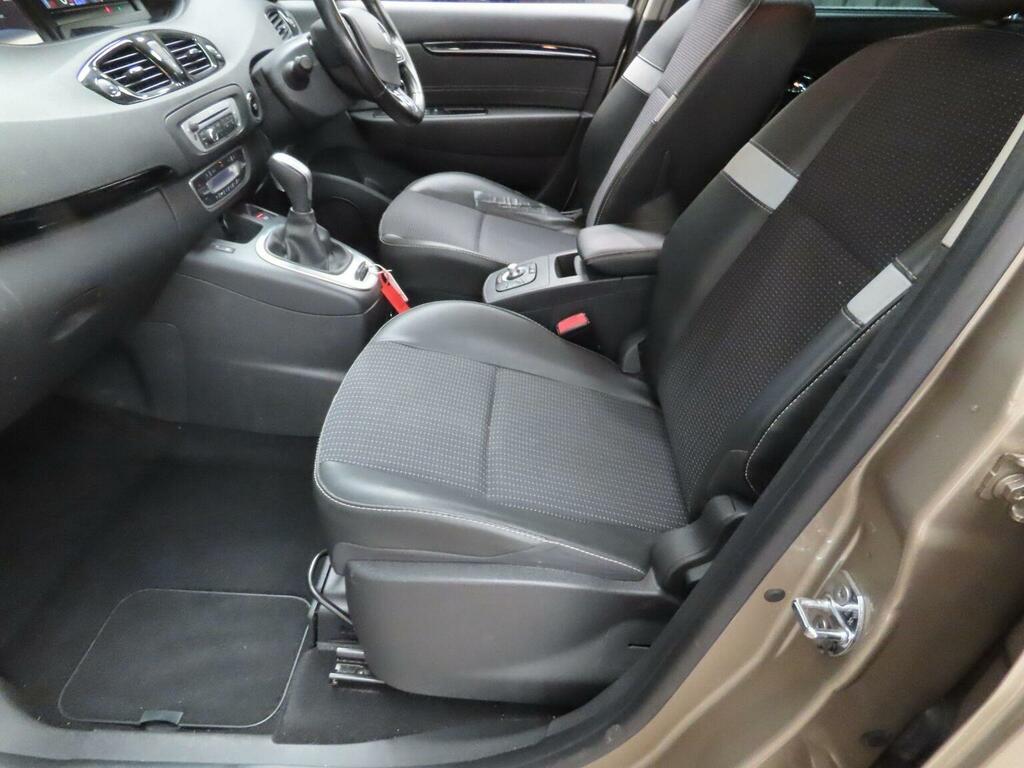 Renault Grand Scenic Dynamique S Dci Black #7