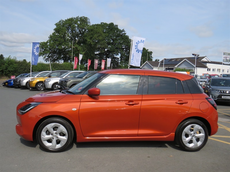 Suzuki Swift 1.2 Mhev Motion Hatchback Hybrid BT24XAA Orange #4