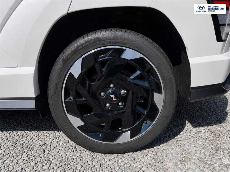 Hyundai Kona 65.4Kwh N Line Suv 218 Ps EX25CDN White #5