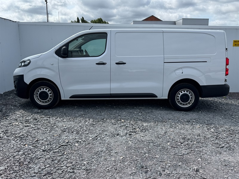 Vauxhall Vivaro 1.5 Turbo D 2900 Dynamic Panel Van 6Dr Manu DS72OOG White #4
