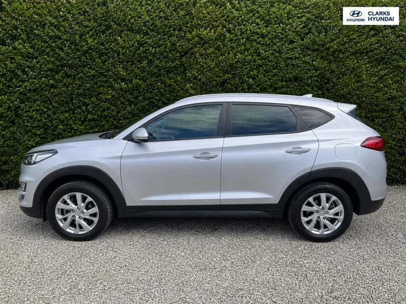 Hyundai Tucson 1.6 Gdi Se Nav Suv Euro 6 Ss BT69WJK Silver #4