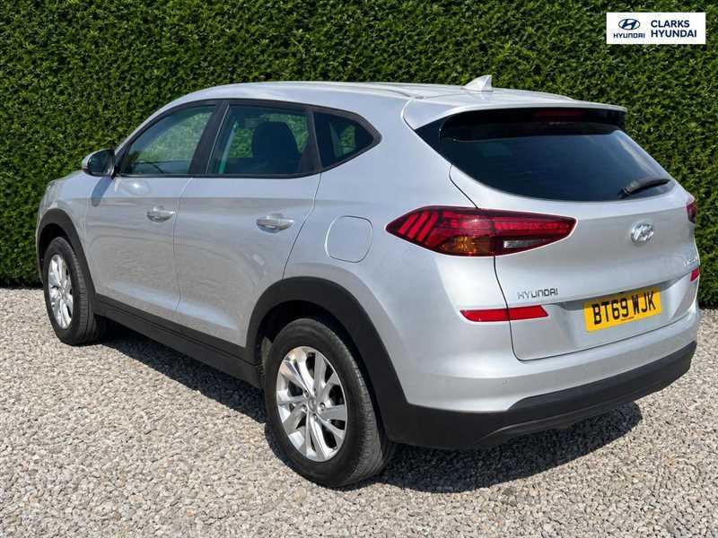 Hyundai Tucson 1.6 Gdi Se Nav Suv Euro 6 Ss BT69WJK Silver #6