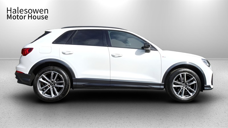 Audi Q3 1.5 Tfsi Cod 35 Black Edition Suv Manua VN23XBK White #3