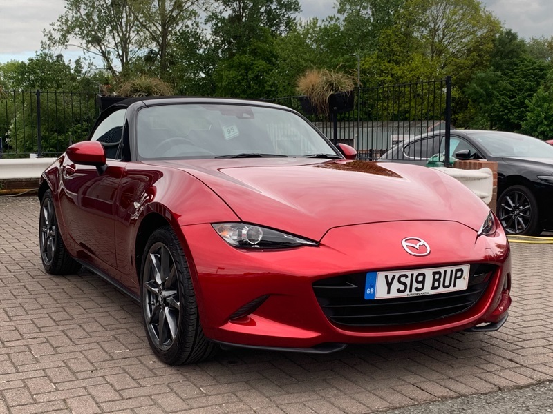Mazda MX-5 2.0 Skyactiv-g Sport Nav Convertible M Red