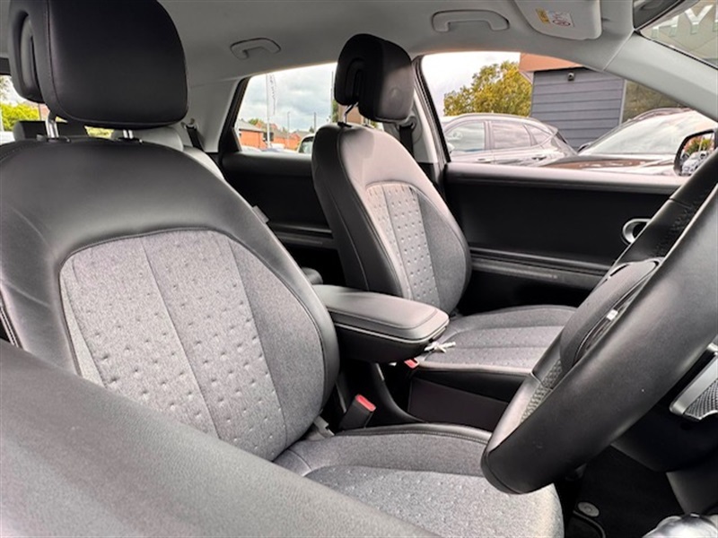 Hyundai Ioniq 5 Premium White #11