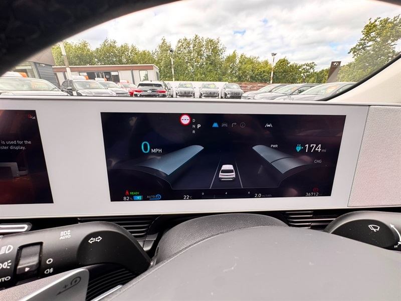 Hyundai Ioniq 5 Premium White #33