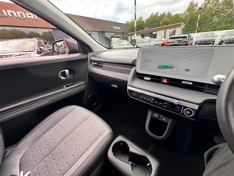 Hyundai Ioniq 5 Premium White #27