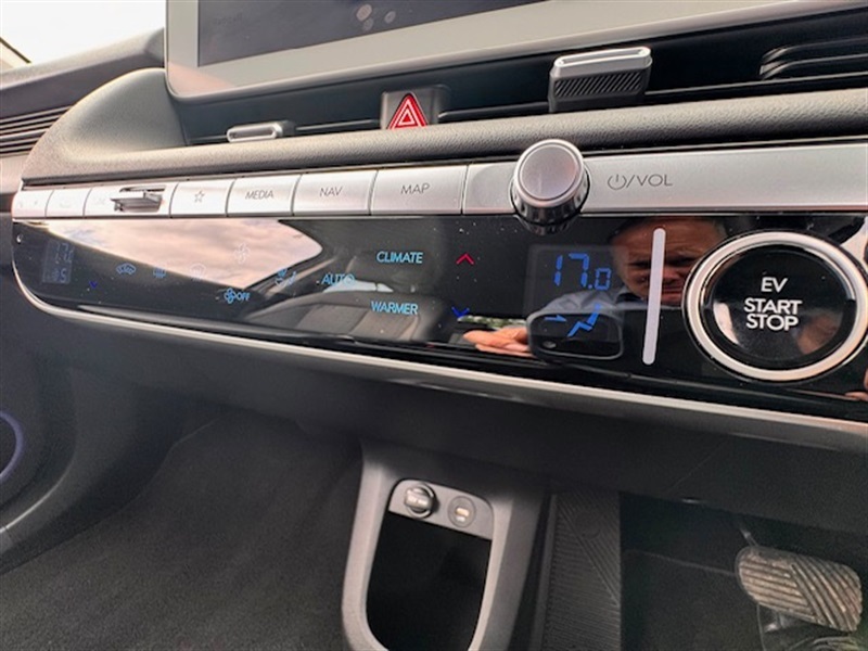 Hyundai Ioniq 5 Premium White #24